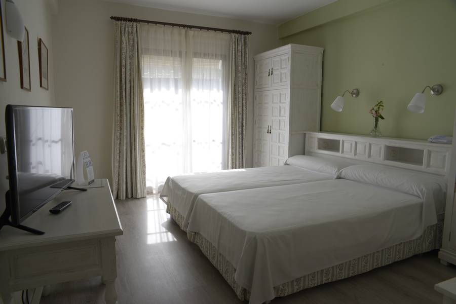 HABITACIÓN DOBLE ECONÓMICA Hotel TRH Mijas 